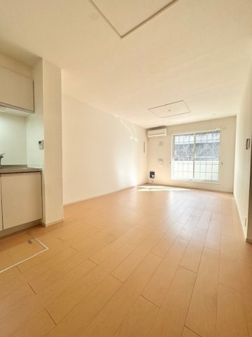 メゾン　ド　ソレアードの居間・リビング