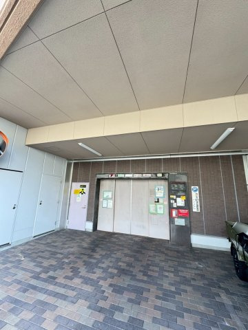 フレール神戸相生町の駐車場