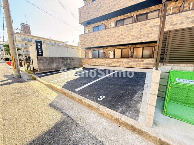 AILE青木Ⅱの駐車場