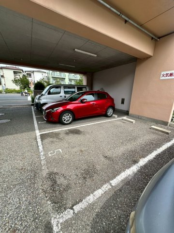 ヴューテラス宝塚の駐車場