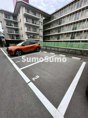 アスカハイツの駐車場
