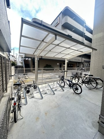 D-room国芳の駐車場