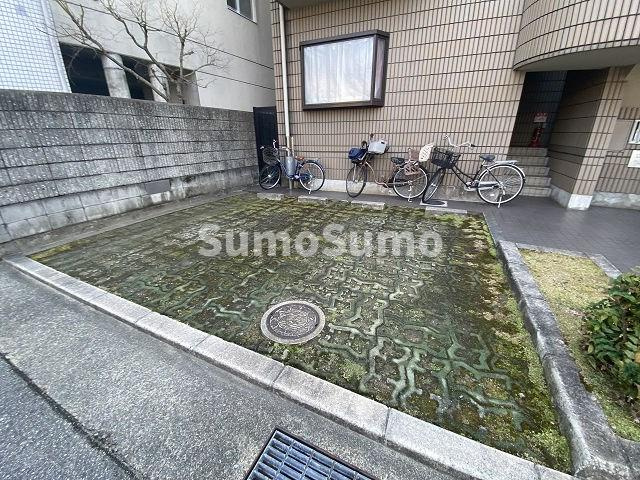 CREO塚口の駐車場