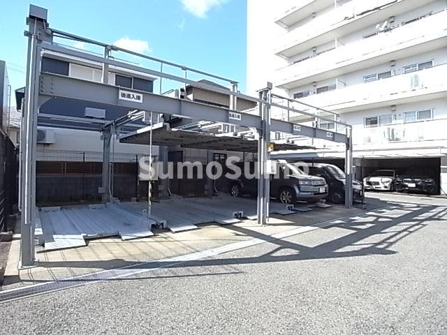 AXISブールバールメゾン東灘の駐車場