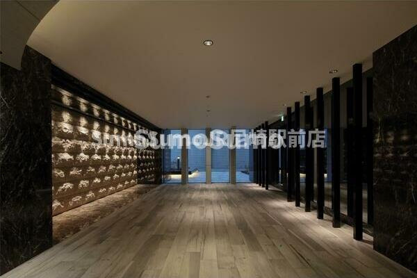 S-RESIDENCE新大阪WESTのロビー|落ち着いたロビーです