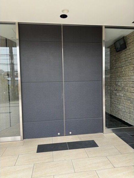 ラシーヌ天王寺町南のエントランス