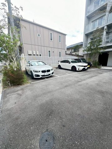 ＤＩＴＡ　Ｄｅｃｏｌｌｅｒ海岸通の駐車場