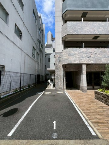 アクアプレイス天王寺Ⅱの駐車場