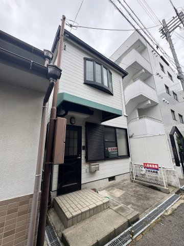 腕塚町戸建の外観