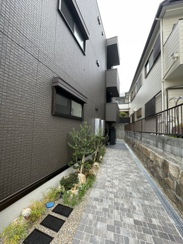 D-ROOM大塚町のエントランス
