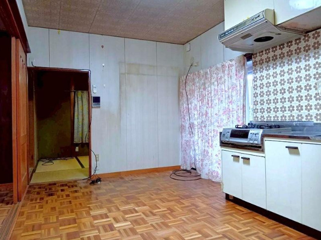 高知市福井町　中古一戸建てのダイニング|現況を活かしても、手を加えても◎ 将来設計がしやすい間取りです。