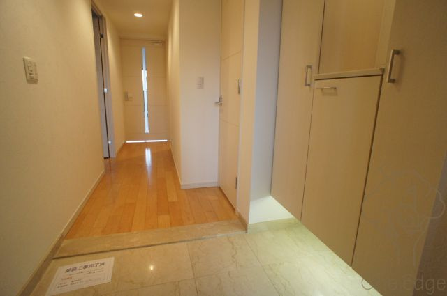 グレンパーク梅田北の玄関