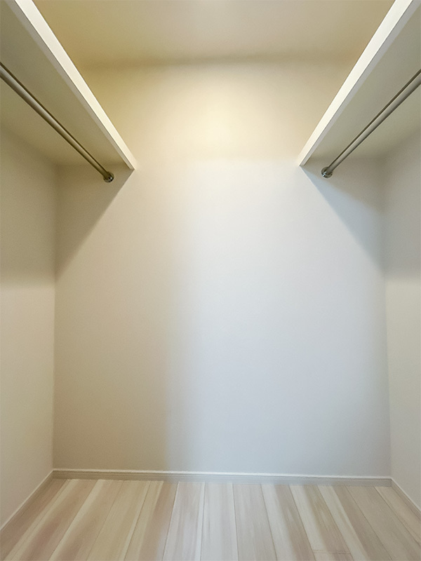 フロンティアレジデンス錦糸公園の収納|ウォークインクローゼット