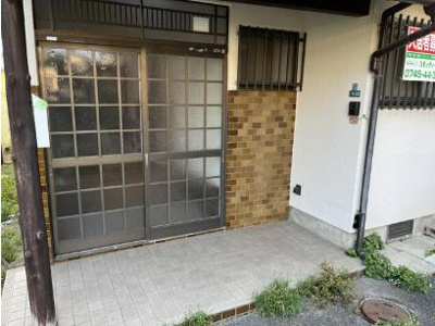 【玄関】 | 生駒郡斑鳩町服部1丁目【オーナーチェンジ】