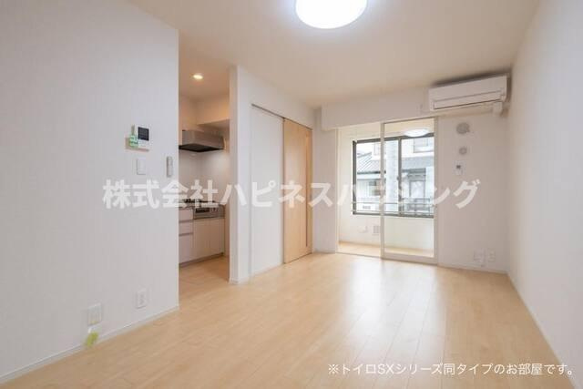 サニーホームⅢの居間・リビング