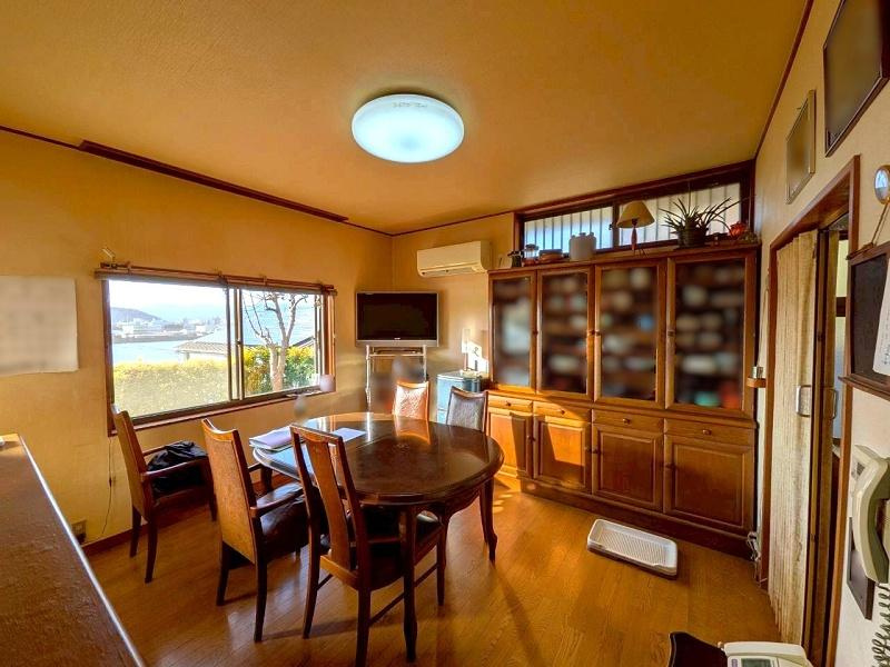 高知市吸江　中古戸建ての居間・リビング