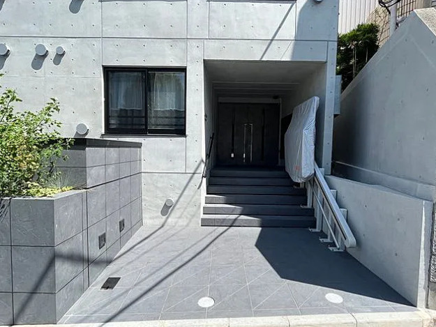 ALTERNA早稲田のエントランス