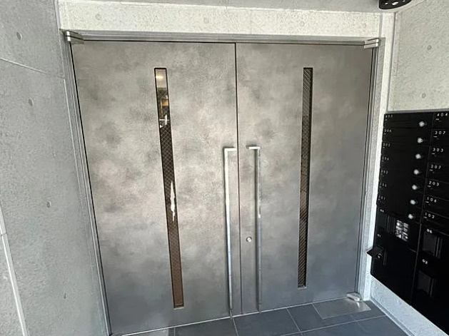 ALTERNA早稲田のエントランス