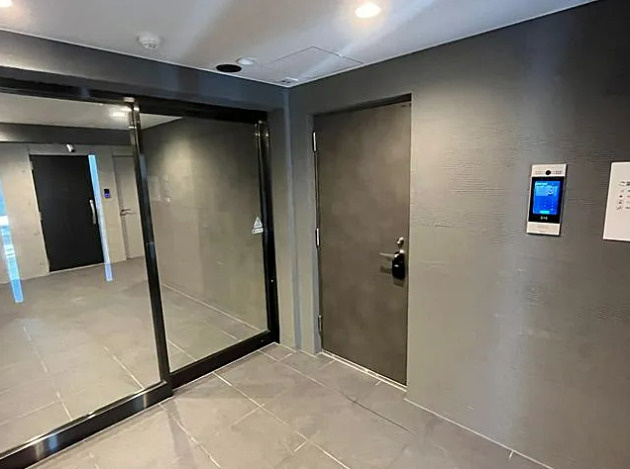 ALTERNA早稲田のエントランス