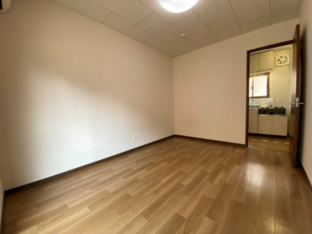 プチパレス銀杏の玄関