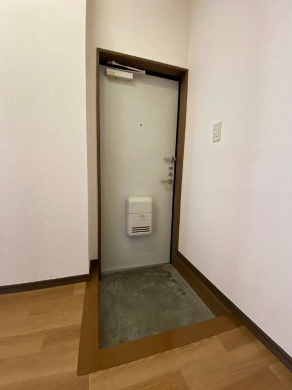 プチパレス銀杏の玄関