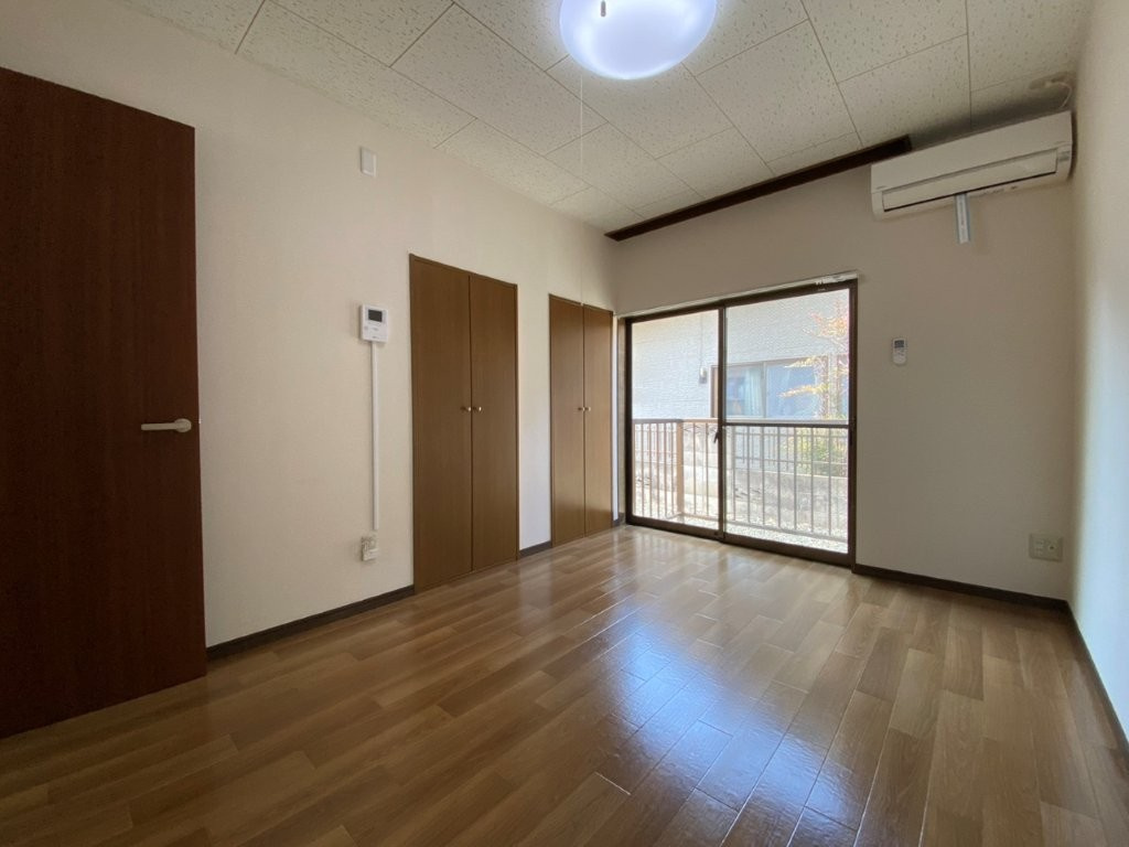 プチパレス銀杏の洋室