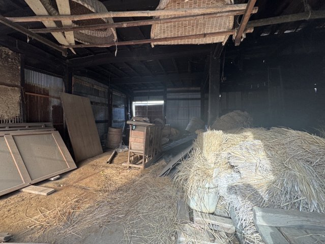 秩父市荒川白久の倉庫付き土地の外観