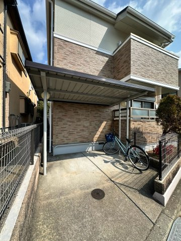 さつきハイツの駐車場
