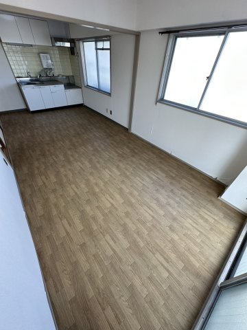 サンパールビルの居間・リビング