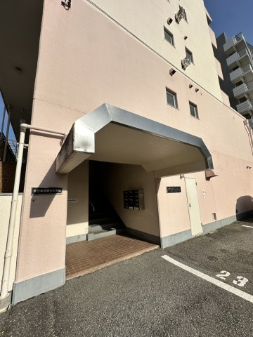 サンパールビルのエントランス