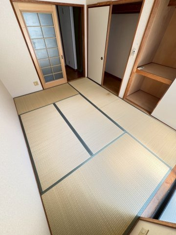 灘北通4丁目貸テラスハウスの寝室