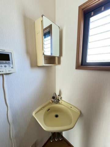 灘北通4丁目貸テラスハウスの洗面所