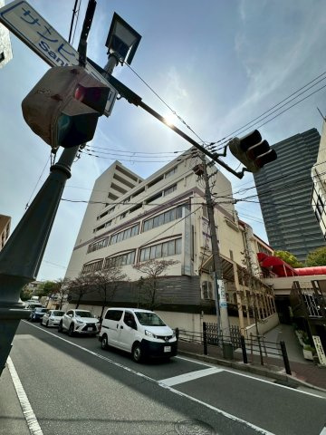 サンビオラ一番館の外観