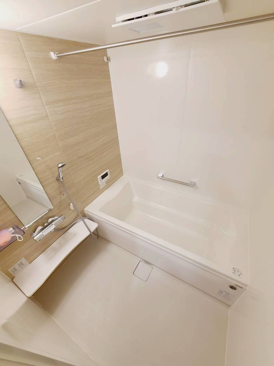 La maison青木町Ⅰの浴室
