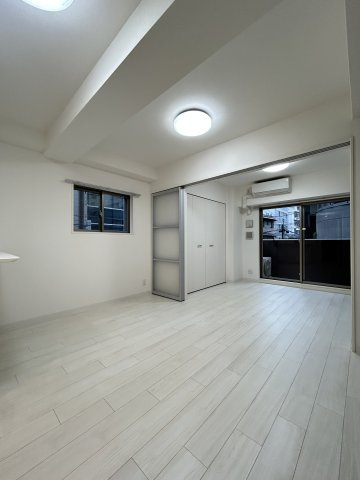 LaDouceur梅田Eastの居間・リビング