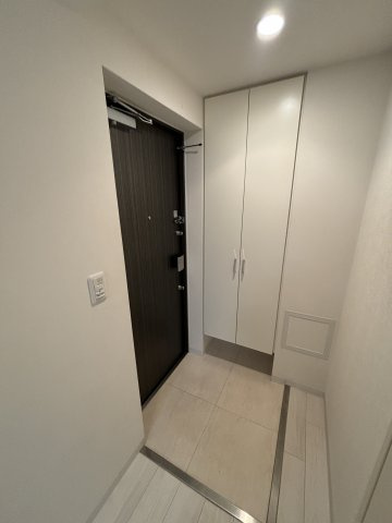 LaDouceur梅田Eastの玄関