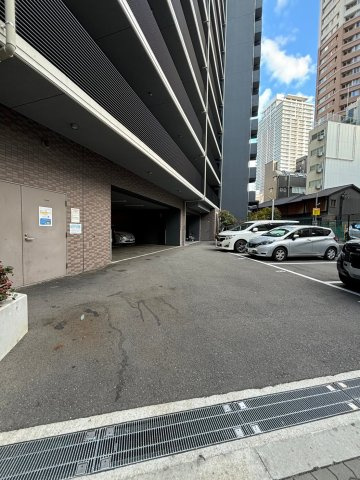 LaDouceur西天満の駐車場