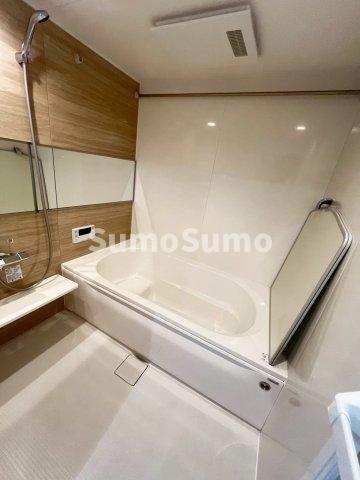 Ｄ－ｒｅｓｉｄｅｎｃｅ上甲子園の浴室