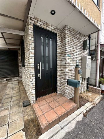 結善町貸家のエントランス
