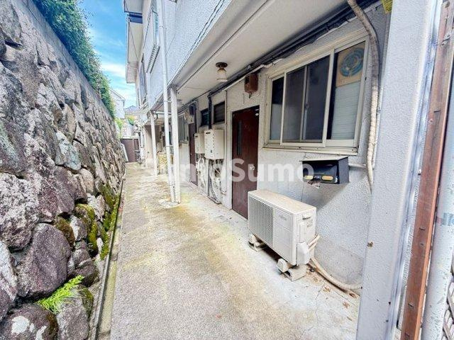 住吉山手貸家のエントランス