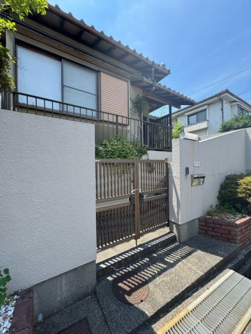 神戸市須磨区横尾3丁目貸戸建のエントランス