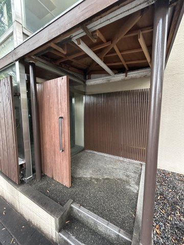 エルジャン芦屋の外観