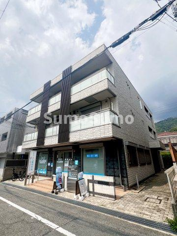 スリーズ岡本