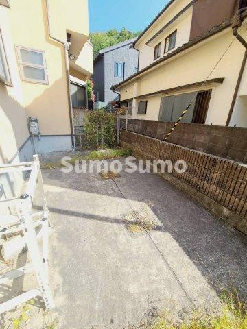 岡田山戸建の駐車場