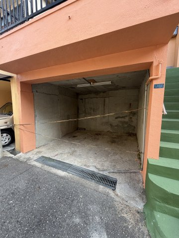 上池田貸戸建　1の駐車場