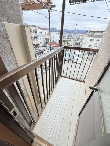 大谷町3丁目貸家のバルコニー