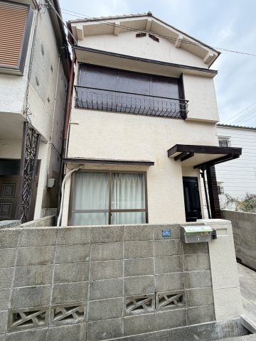 大谷町3丁目貸家の外観