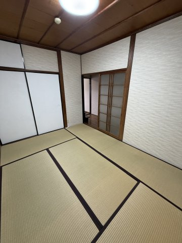 大谷町3丁目貸家の居間・リビング