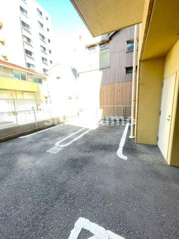 Ｊコート明石駅前の駐車場|車をお持ちの方に嬉しい駐車場付きの物件です