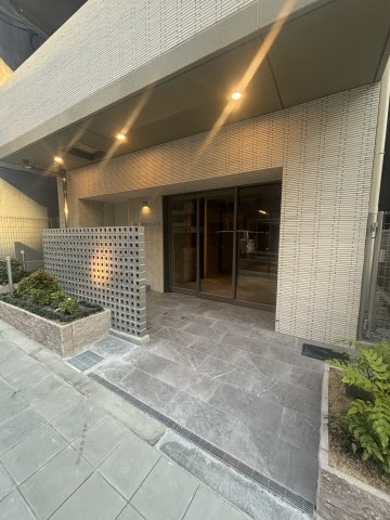 LAZO内久宝寺のエントランス